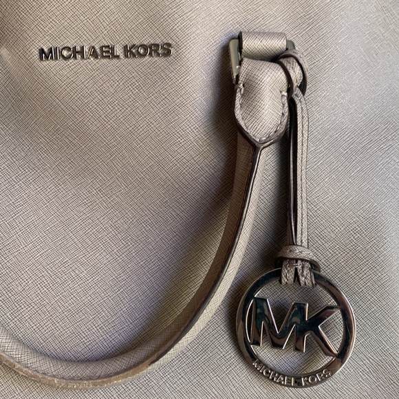 Micheal Kors Gray/Silver Bag - Picture 2 of 15